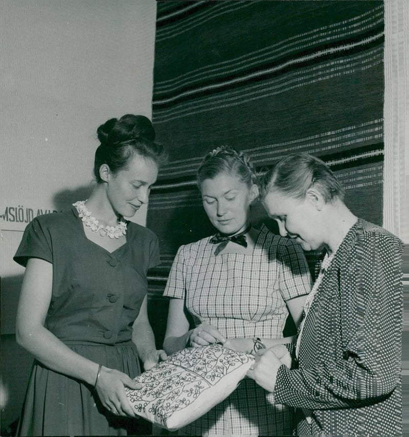 Jubilee Exhibition in Vaxholm. Ulla Percy, Ann-Mari Elvius and Ingrid Wickman - Vintage Photograph