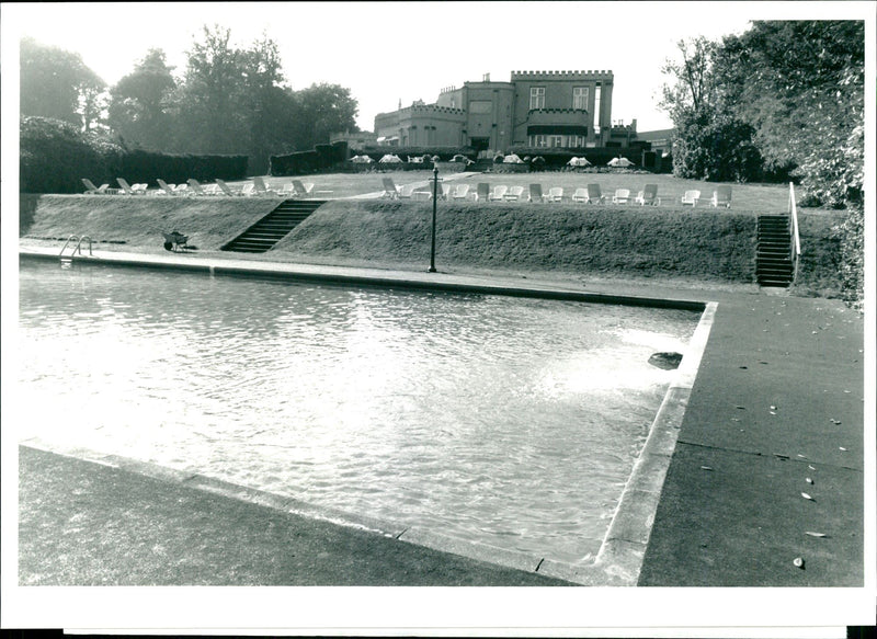 Golf Wenworth with its rampart appearance. - Vintage Photograph