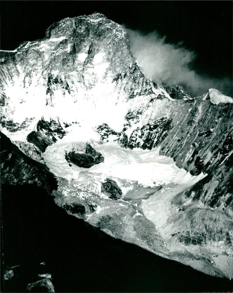 Expeditions: Makalu 1992 - Vintage Photograph