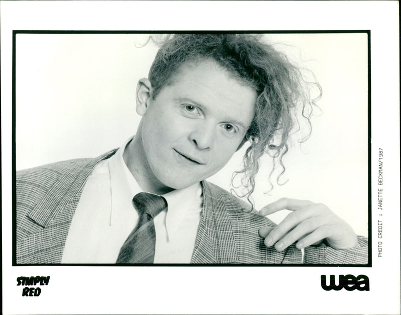Simply Red: Mick Hucknall. - Vintage Photograph