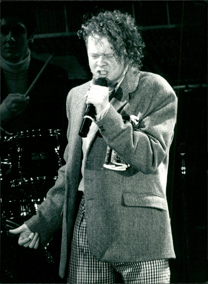 Simply Red:Mick Hucknall. - Vintage Photograph
