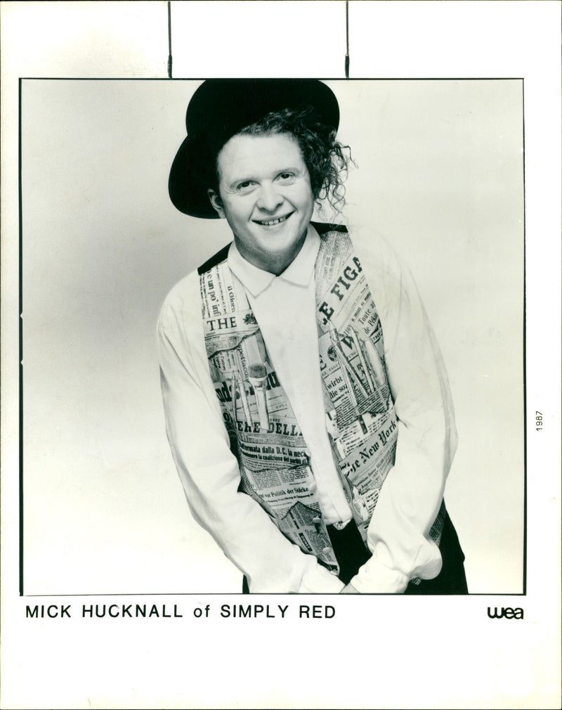 Simply Red:Mick Hucknall. - Vintage Photograph