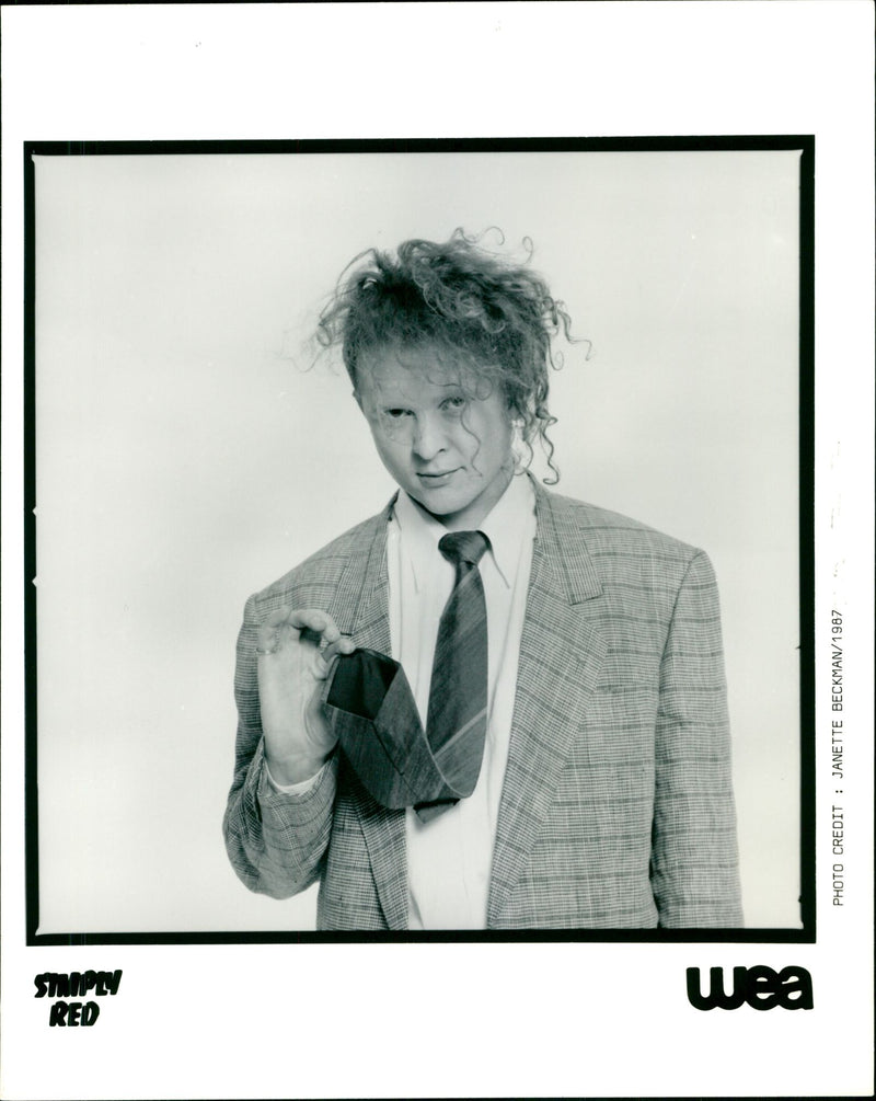 Simply Red:Mick Hucknall. - Vintage Photograph