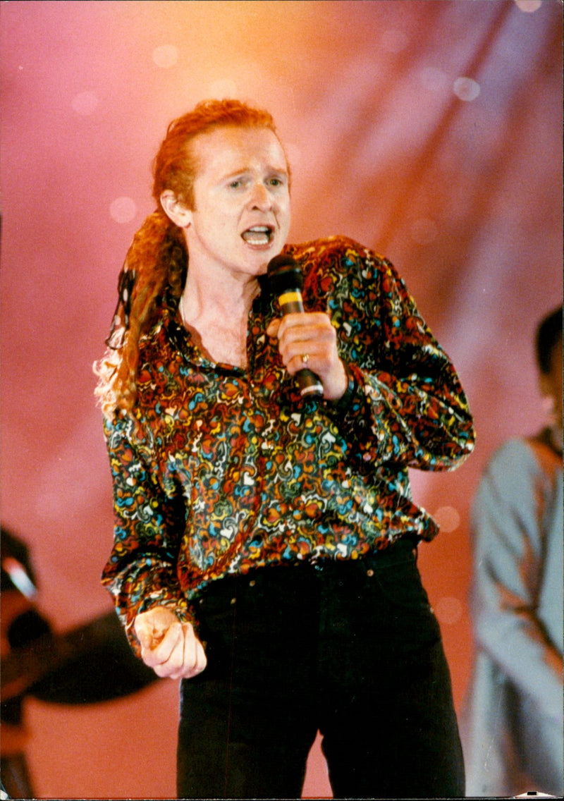 Simply Red:Mick Hucknall. - Vintage Photograph