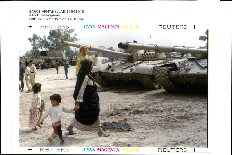 1994 IRAQI TROOPS HAD BEEN MASSING EARLIER THIS MONTH JAMAL SAIDI WRITER ARMY - Vintage Photograph