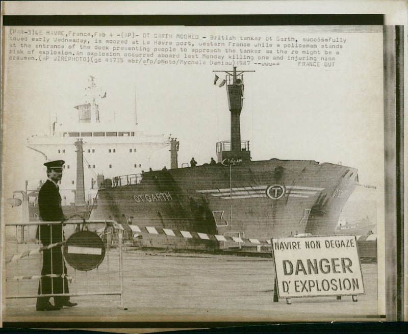 Ships Ot. Garth:British tanker succesfully towed early. - Vintage Photograph