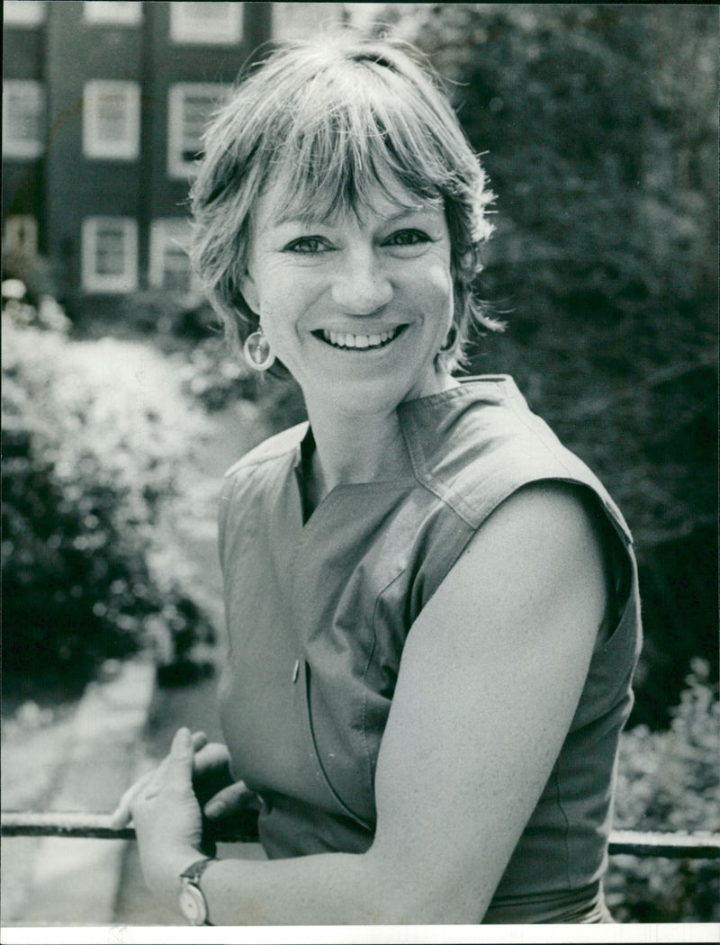 Polly Hemingway, English television actress - Vintage Photograph