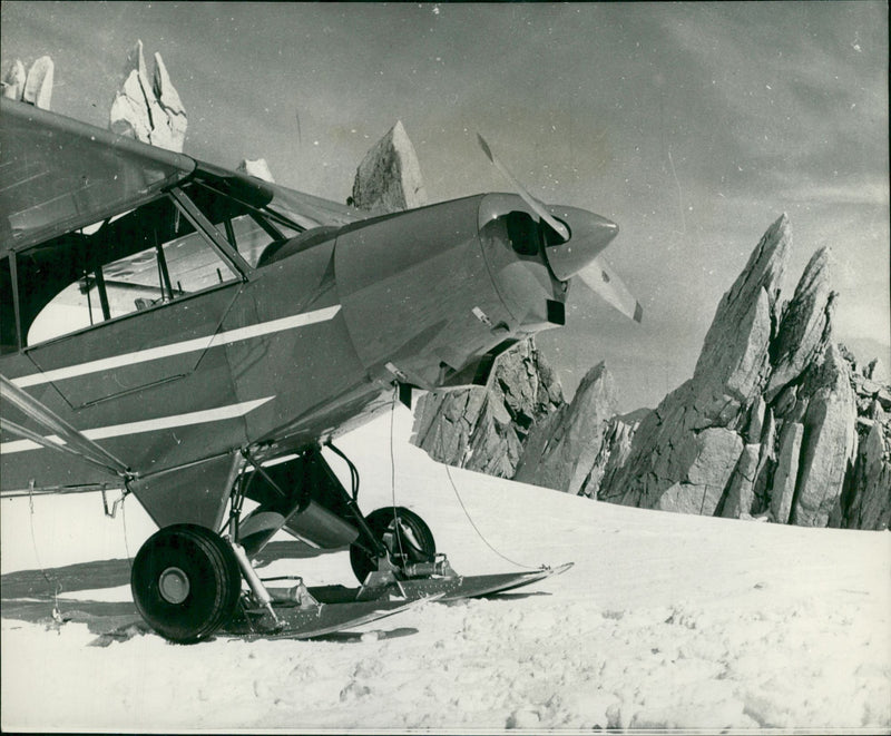 Piper PA-18 Super Cub - Vintage Photograph