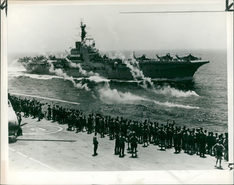 Hms bulwark ship:a salute of very pistols shots being fired. - Vintage Photograph