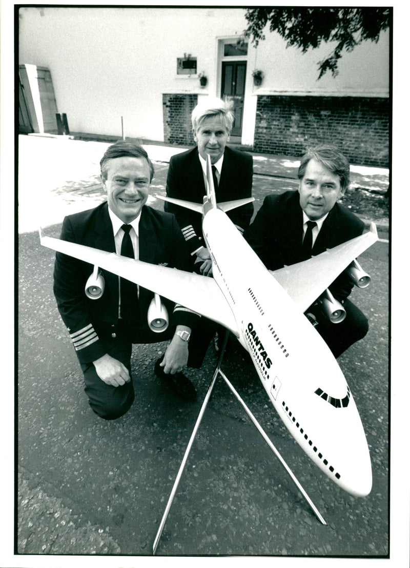 Qantas aircraft: non stoop flight to sydney. - Vintage Photograph