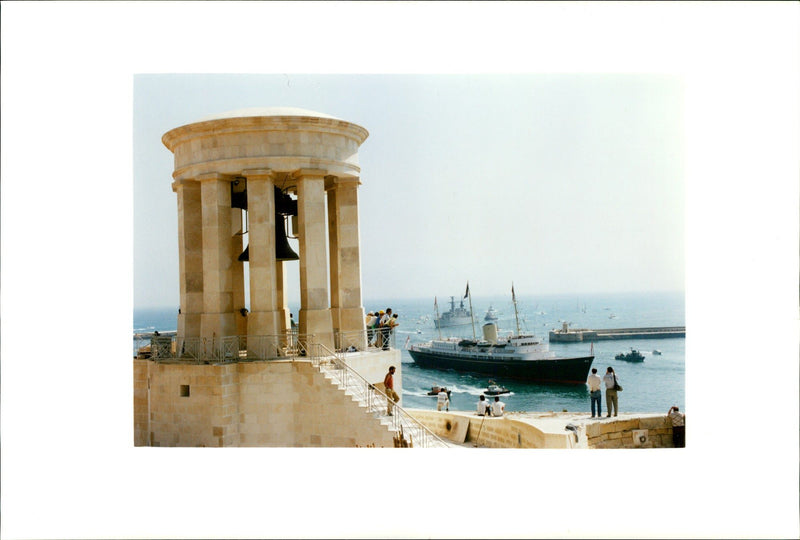 Valetta Harbour:H.M the queen elizabeth II. - Vintage Photograph