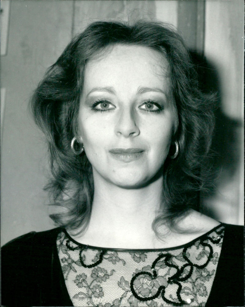 Amanda Boxer: - Vintage Photograph