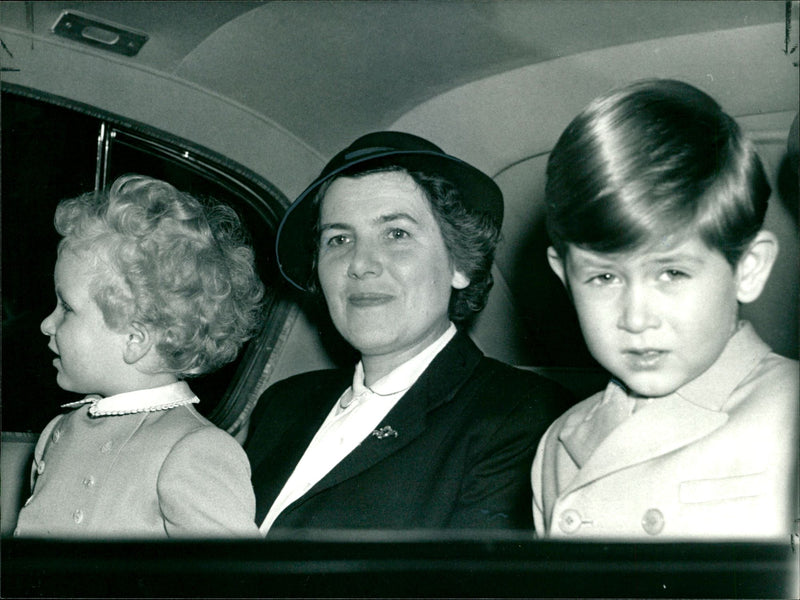 Helen Lightbody with princess anne and prince charles. - Vintage Photograph