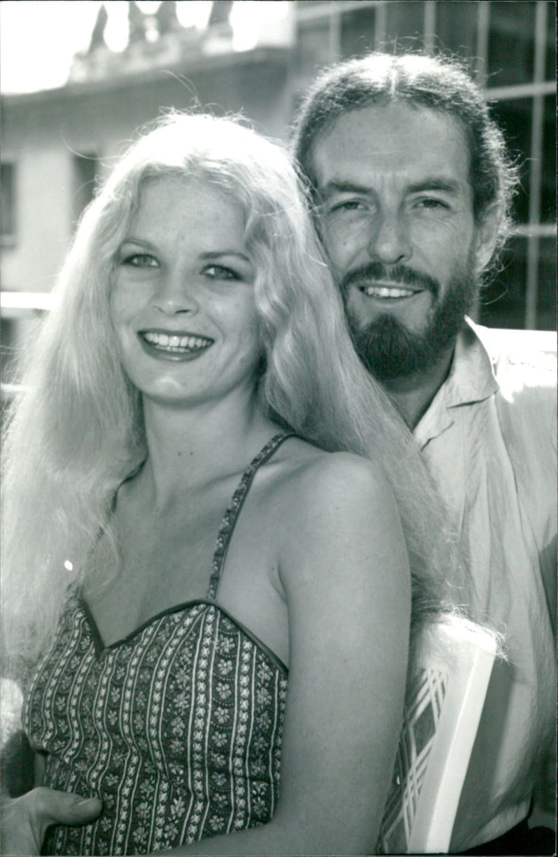 Sandy Harbutt and Elizabeth Isaacs. - Vintage Photograph