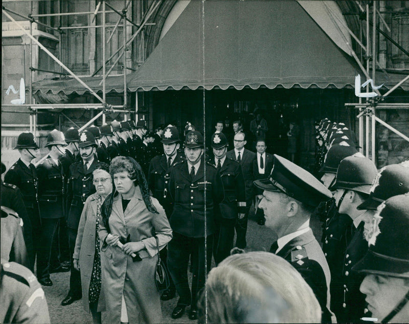 Shepherd's Bush murders:mourners leaving westminister abbey. - Vintage Photograph