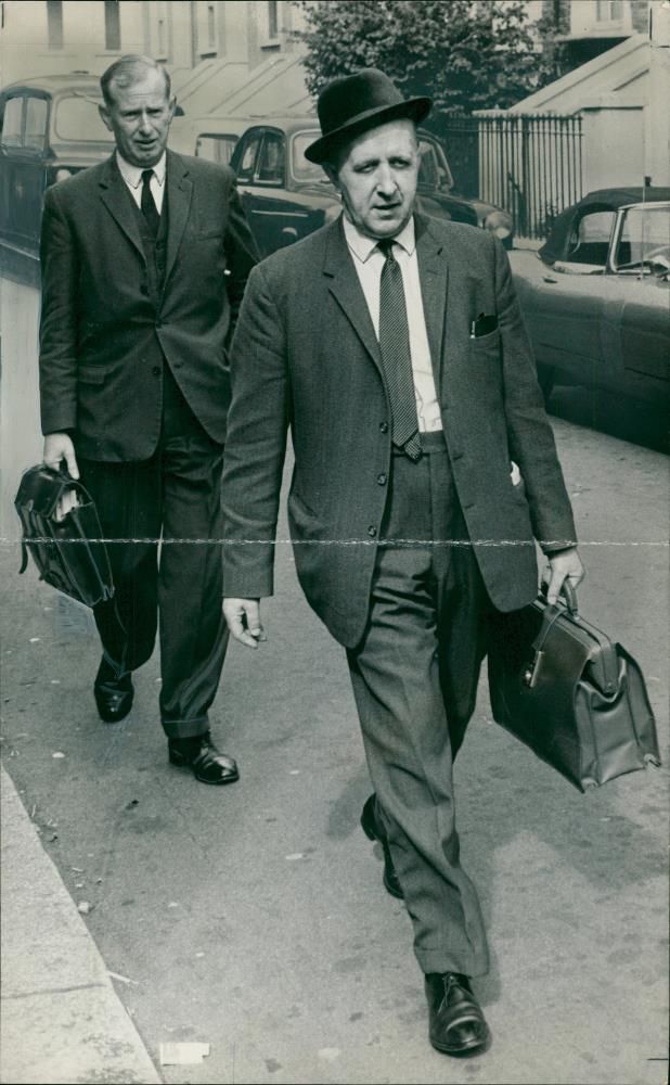 Shepherd's Bush murders: mr oliver nurgent with richard chitty. - Vintage Photograph