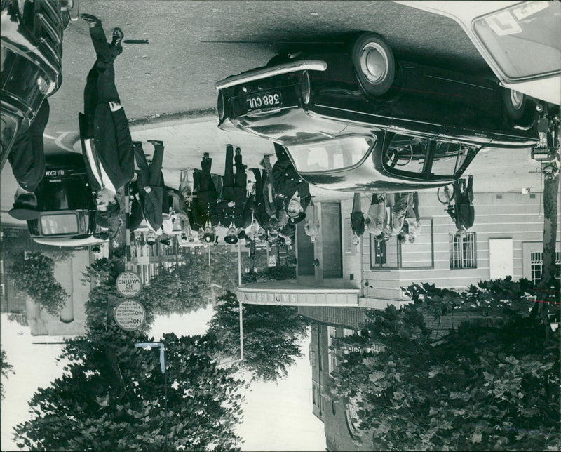 Shepherd's Bush murders: police activity outside. - Vintage Photograph