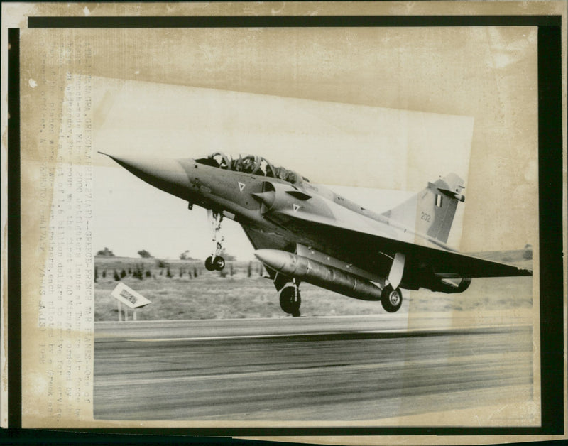 Aircraft : Dassault Mirage 2000 - Vintage Photograph