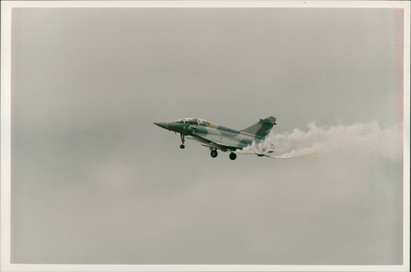 Aircraft : Dassault Mirage 2000 - Vintage Photograph