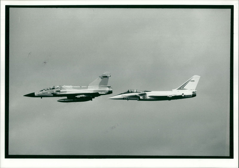 Aircraft : Dassault Mirage 2000 - Vintage Photograph