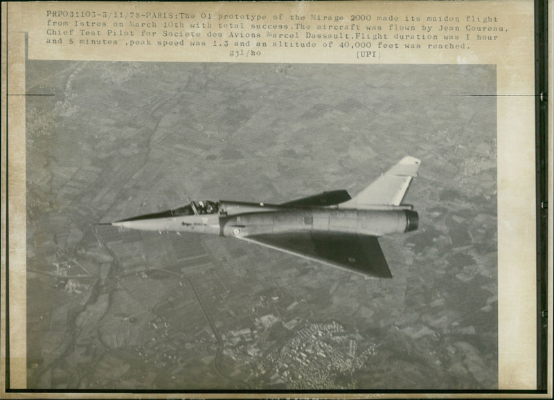 Aircraft : Dassault Mirage 2000 - Vintage Photograph