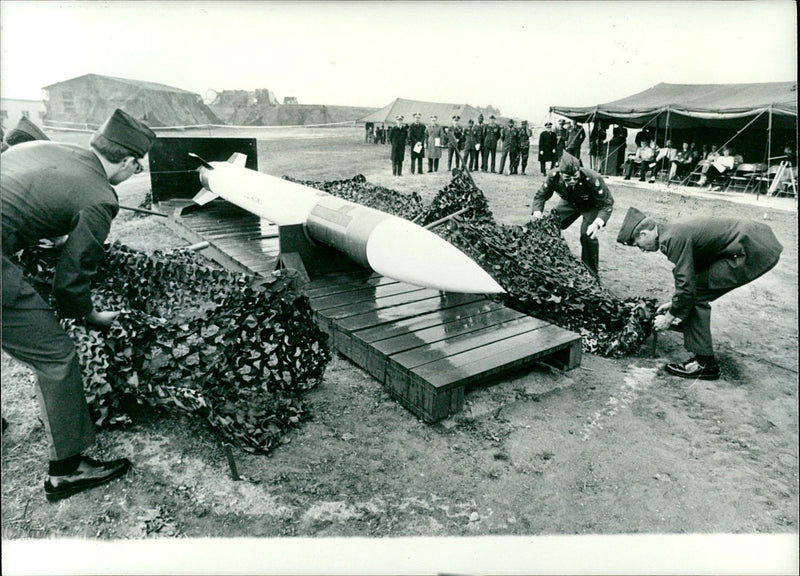 Guided Masile Patriot:US Army plans 103 patriot. - Vintage Photograph