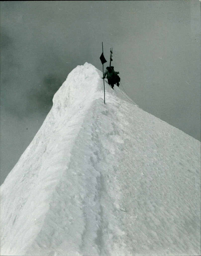 Nuptse Expedition. - Vintage Photograph