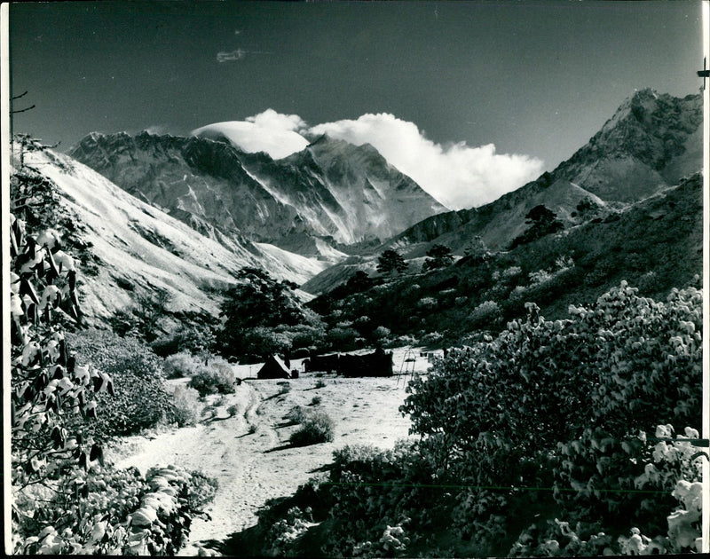 Nuptse Expedition. - Vintage Photograph