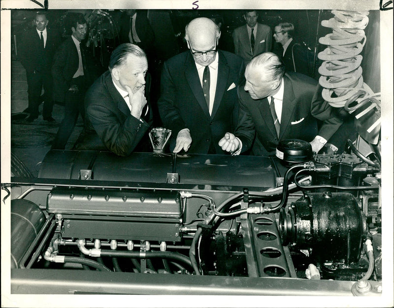 Sir George William Harriman with donald stokes and albert fogg. - Vintage Photograph