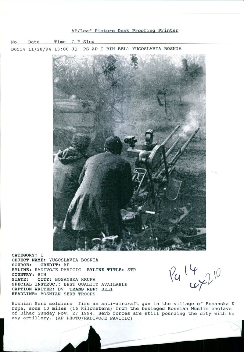 Bosnian Serb soldiers fire an anti aircraft gun. - Vintage Photograph