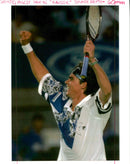 1996 MARK SCUD PHILIPPOUSSIS KNOCKED THE NUMBER ONE SEED OUT TITLE WRITER COUNTRY - Vintage Photograph