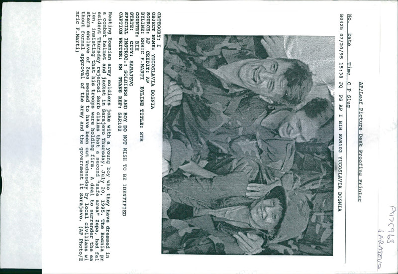 1995 THE BOSNIA ESIDENT THURSDAY REJECTED SERB CLAIMS TITLE WRITER SECOND ARMY - Vintage Photograph