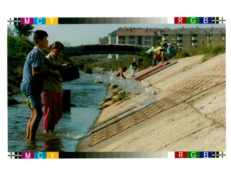 1995 LEAF PICTURE DESK PROOFING PRINTER DATE TIME SLUG WRITER COUNTRY - Vintage Photograph