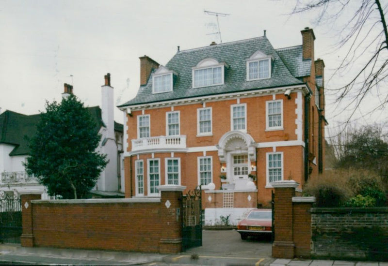 A seven bedroom residence in Prestigious Avenue Road. - Vintage Photograph