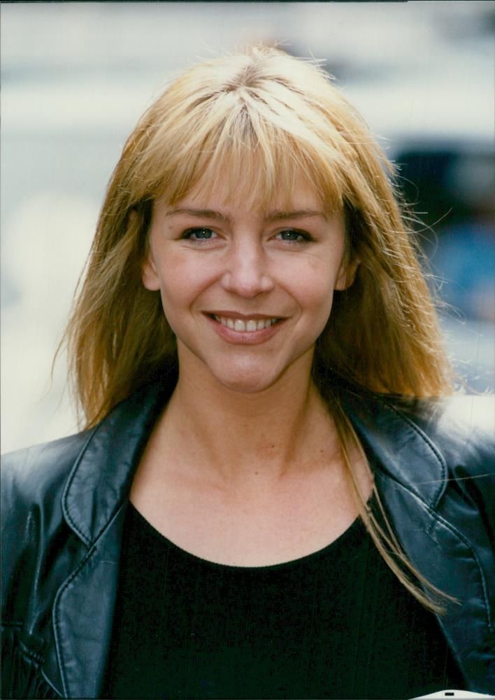 Leslie Ash. - Vintage Photograph