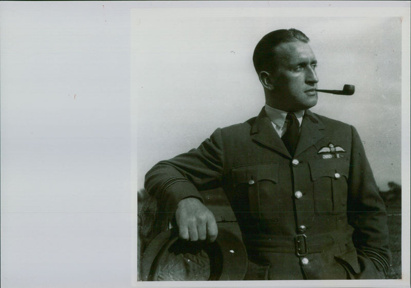 Wing Commander Big Jim Higgins. - Vintage Photograph