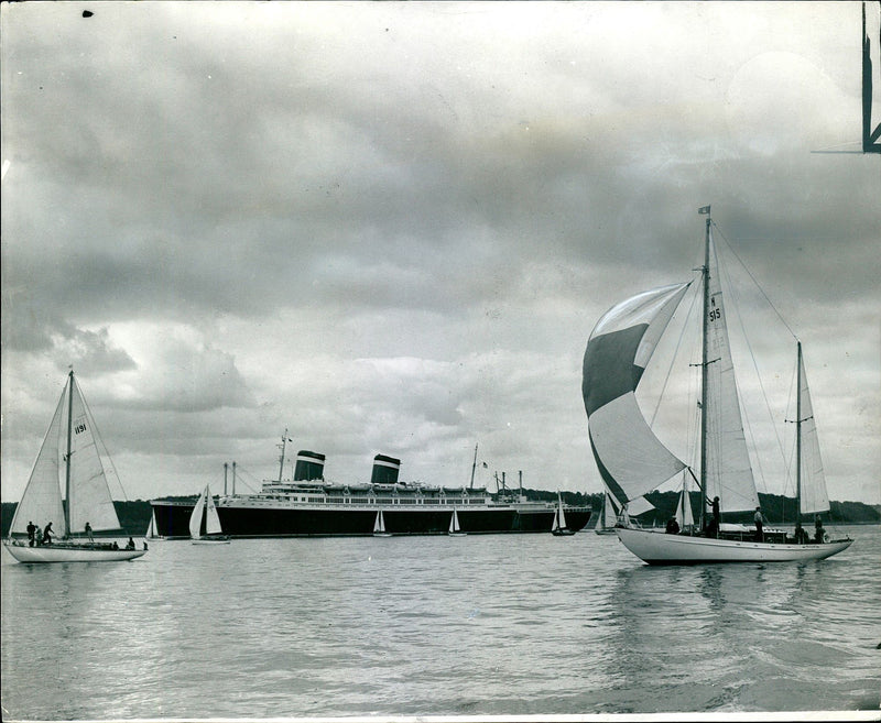 With spinnaker set but with too little wind. - Vintage Photograph