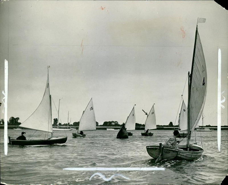 The heat was won by B. Ellis. - Vintage Photograph