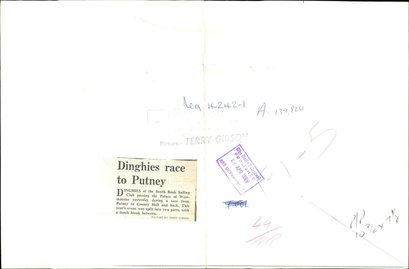 A race from Putney to Country Hall. - Vintage Photograph