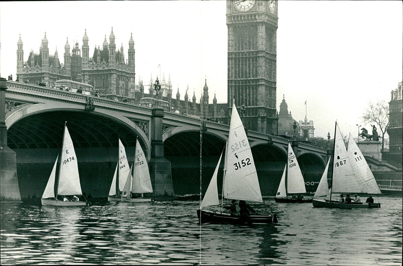 A race from Putney to Country Hall. - Vintage Photograph
