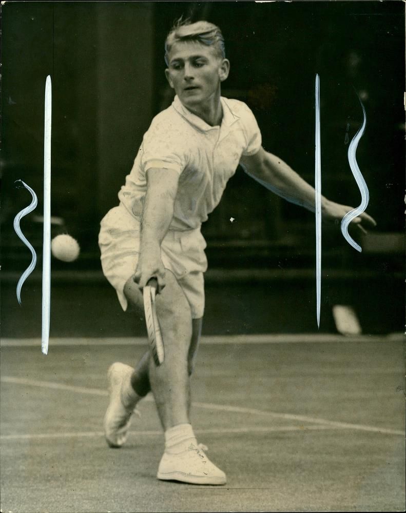 Lew Hoad. - Vintage Photograph