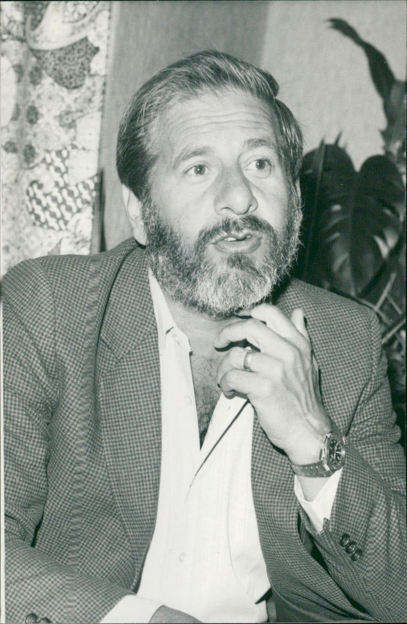 Chaim Topol. - Vintage Photograph