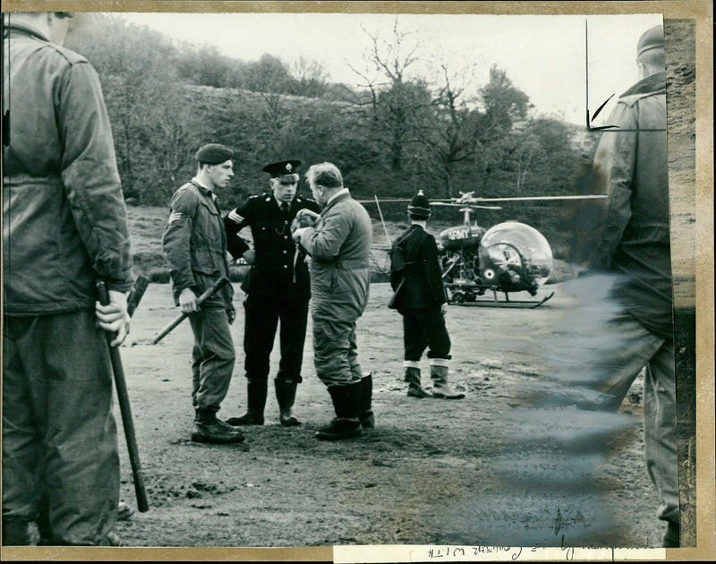 Dartmoor Escape Prisoners. - Vintage Photograph