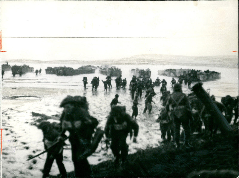 British commando troops and infantry. - Vintage Photograph