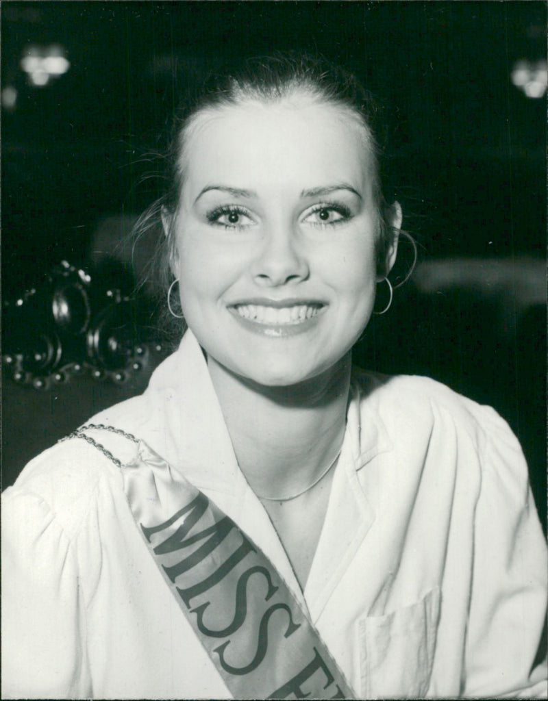 Carolyn Seaward. - Vintage Photograph