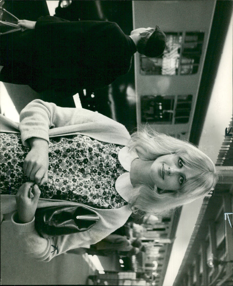 Miss Joan Wallace, who gave evidence in the Mini Car Murder Trial, June 1967. - Vintage Photograph