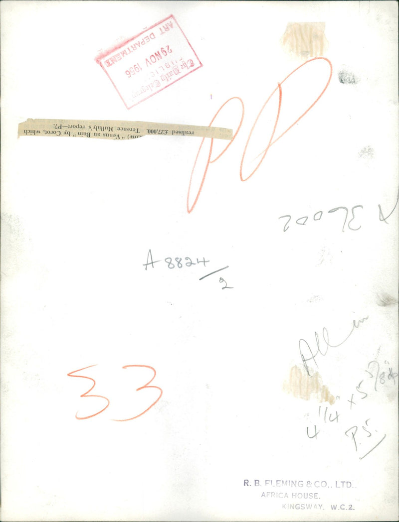 Venue au Bain. - Vintage Photograph