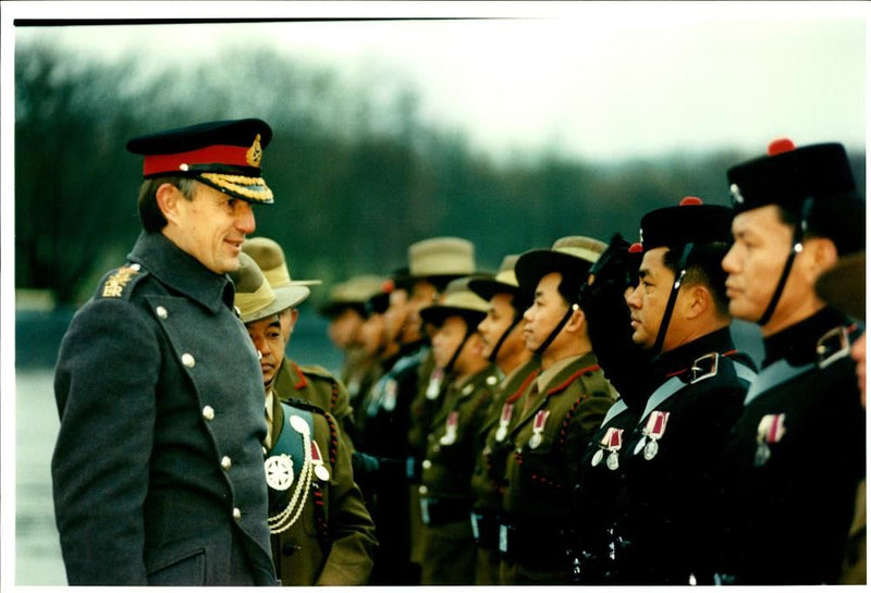 Lt. Gen. Sir. Michael Rose. - Vintage Photograph