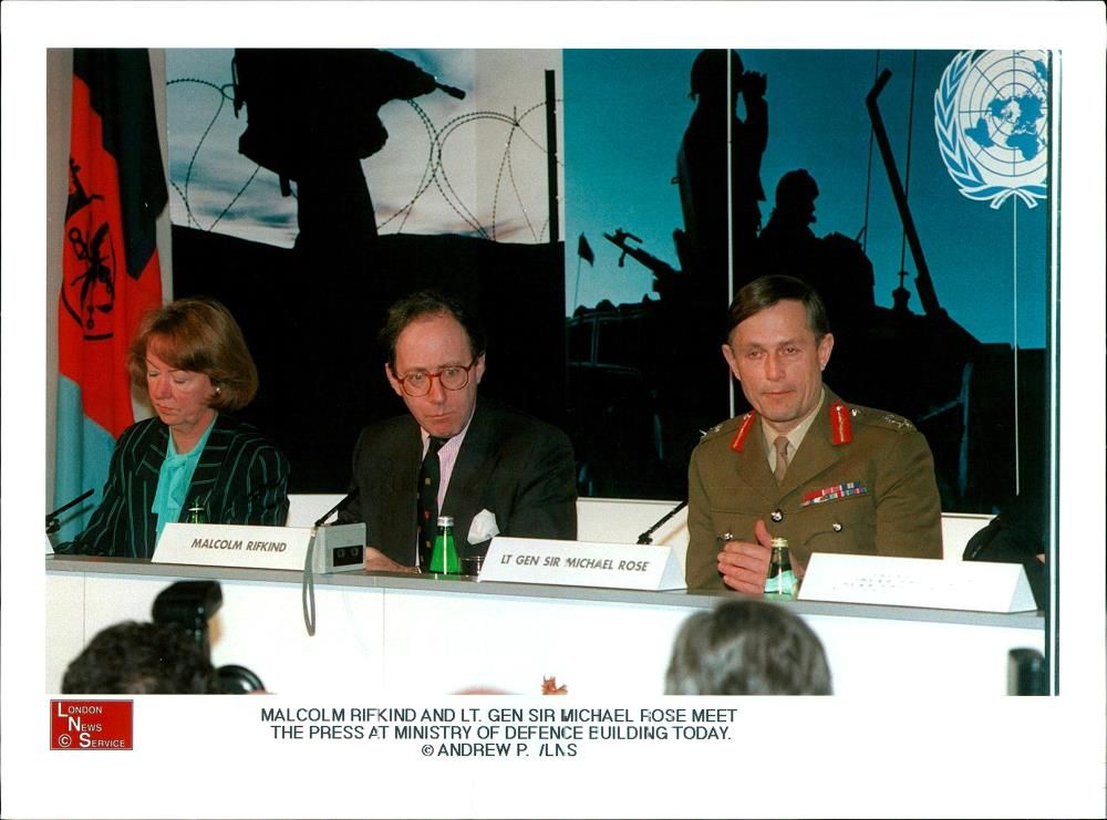 Lt. Gen. Sir. Michael Rose. - Vintage Photograph