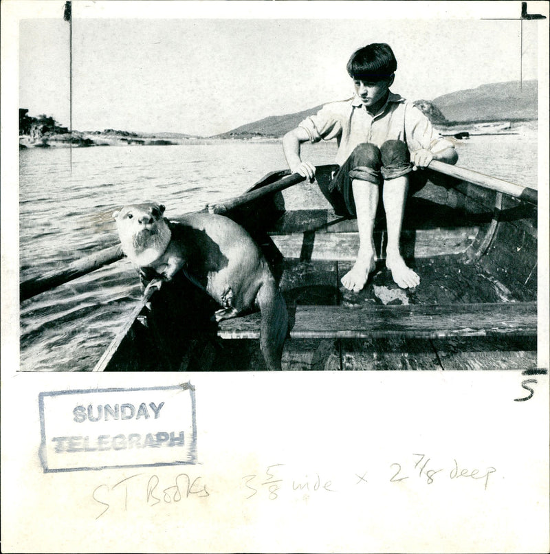 edal The otter Boating. - Vintage Photograph